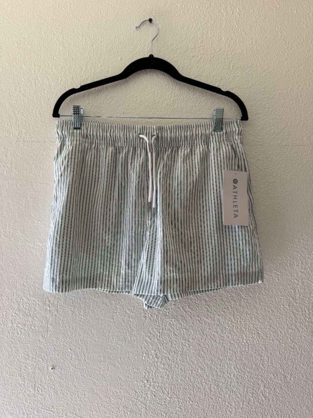 NWT Athleta Striped Midday Short, Size M